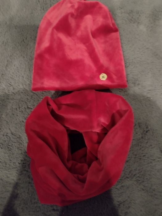 Komplet komin plus czapka kolor fuksja Nowa