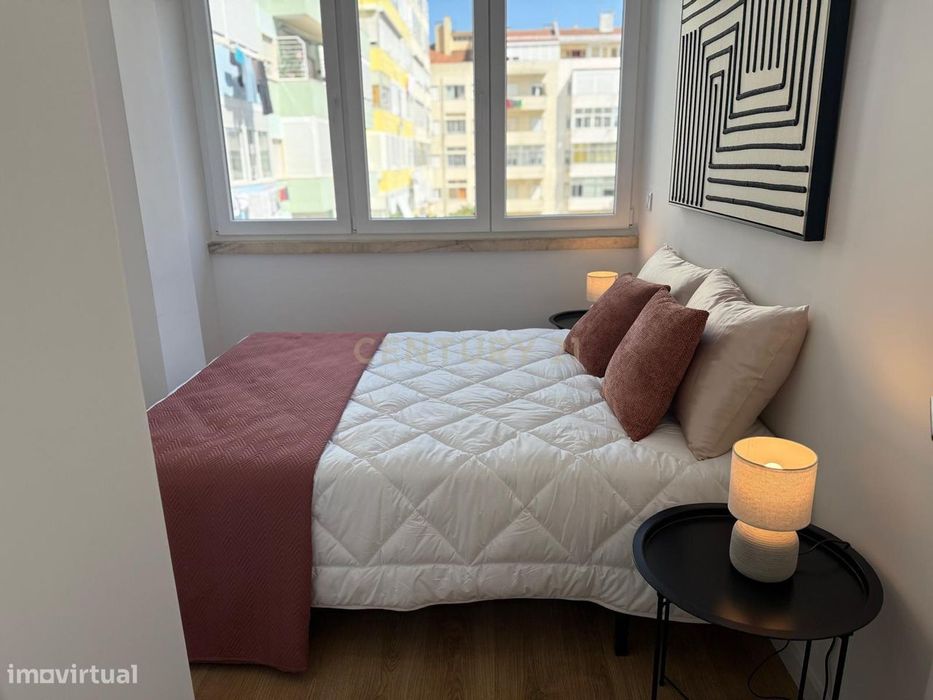 Apartamento T3 Renovado com Suite, Varanda e Cozinha Totalmente Equipa