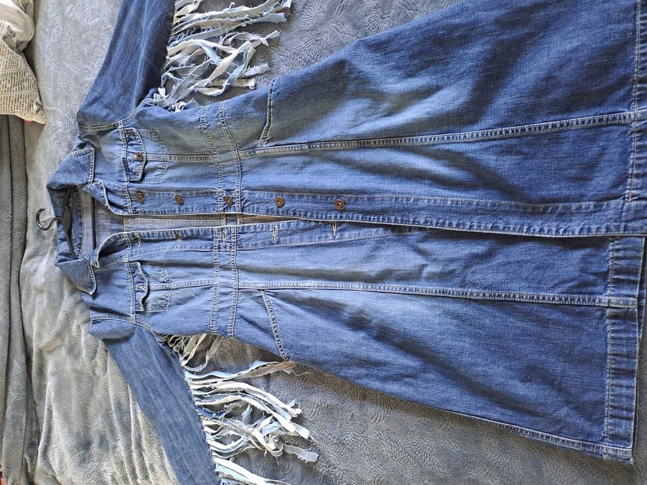 Zjawiskowy płaszcz jeansowy