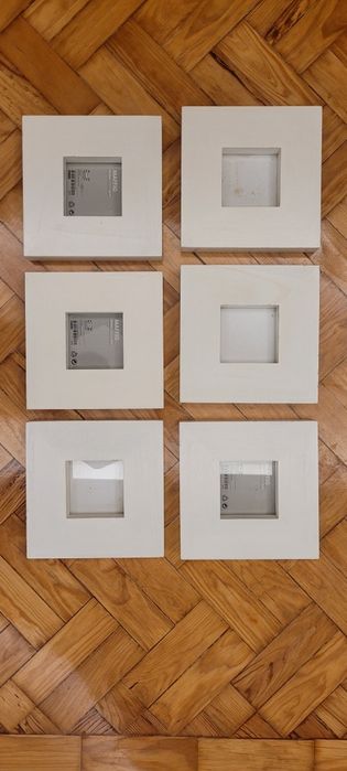 6 White Frames