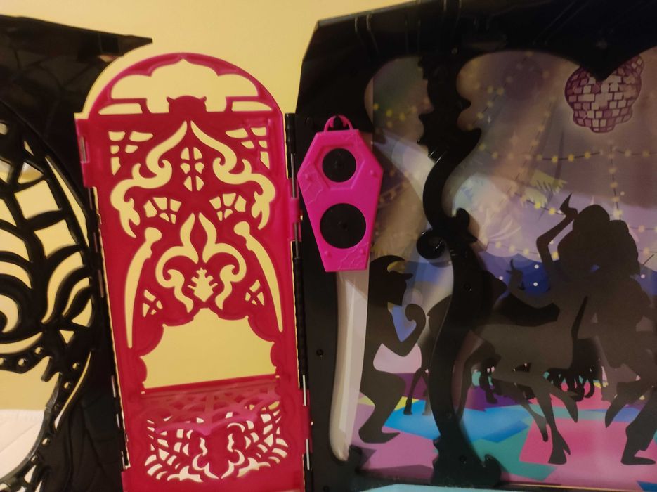 Scena studio monster High