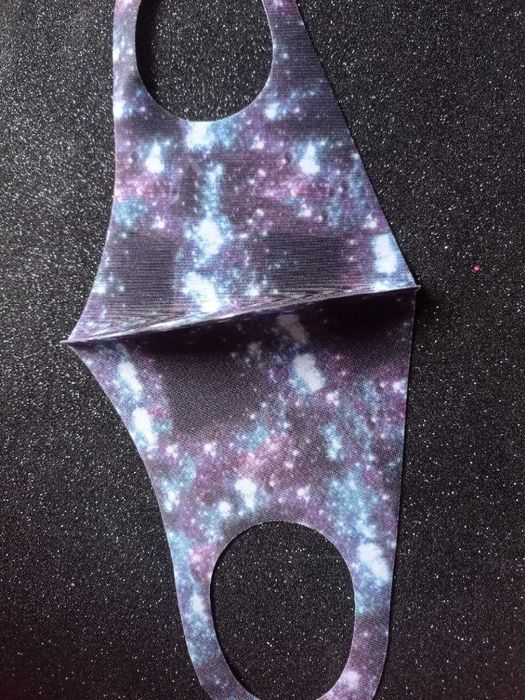 Маска многоразовая защитная с принтом космос, пылезащитная, новая