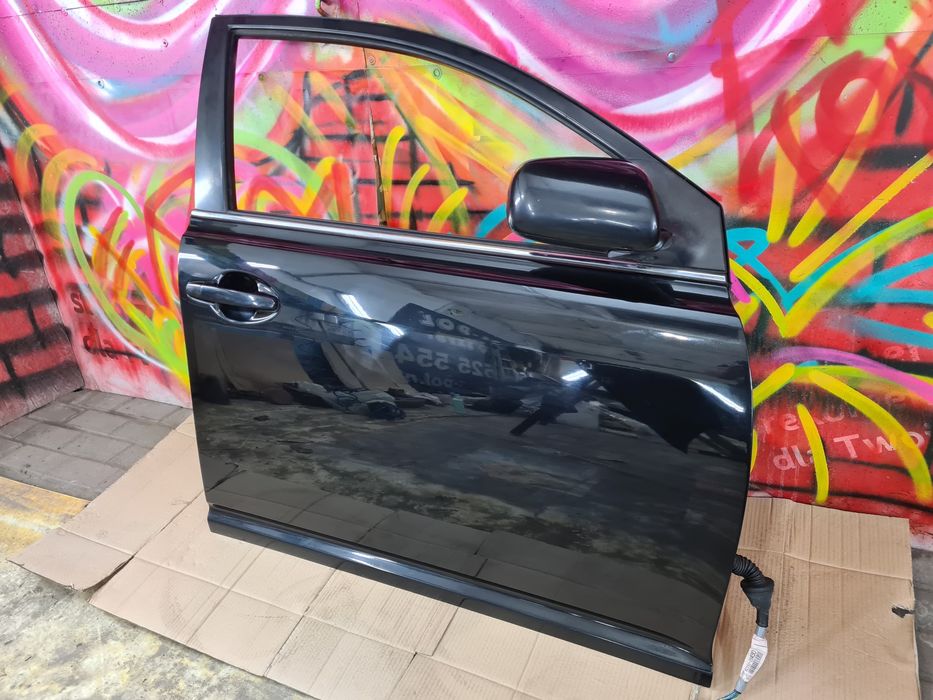 Drzwi przod prawe zderzak tyl lampy Toyota Avensis t25 209 czarna