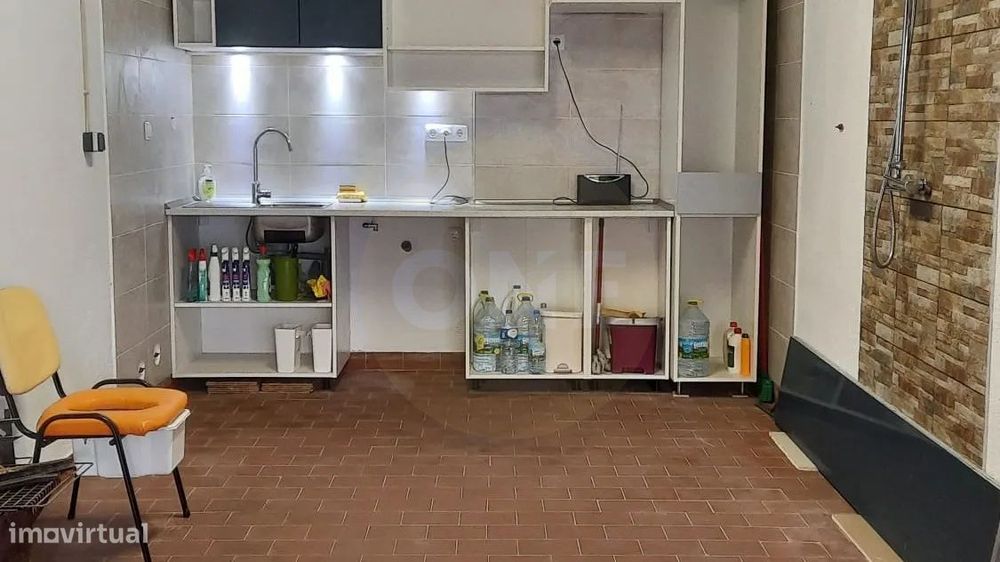 Garagem box | Copa e duche | Póvoa de Santa Iria