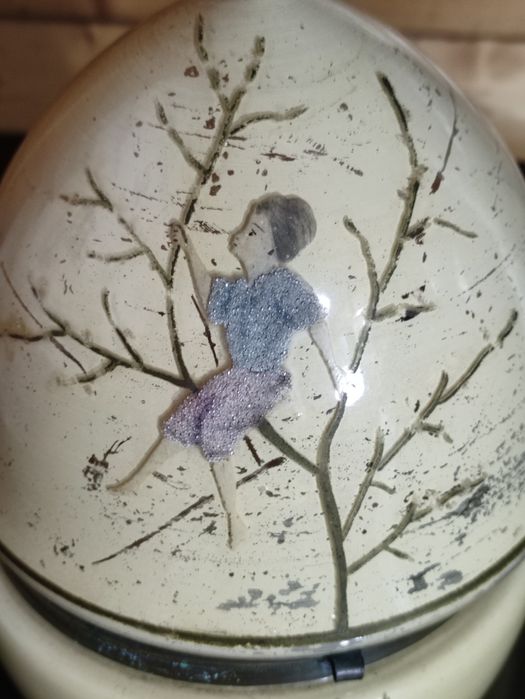 Licoreira ou Decanter em forma de ovo