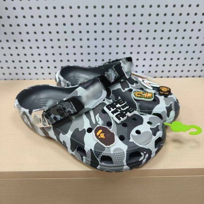 ‼️ЗНИЖКА‼️/Тапочки Crocs & Варе/ Крокси Бейп/ Тапки/Камуфляжні тапочки 

польчик

Бейп