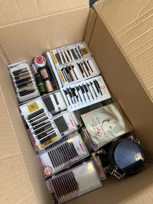 Продам ресницы целым лотом