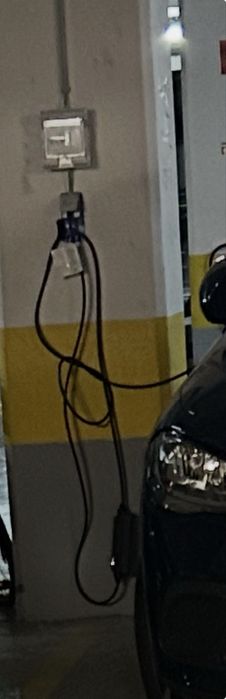 Lugar de garagem com tomada de mobilidade eletrica