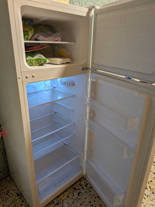 Frigorífico combinado em excelente estado