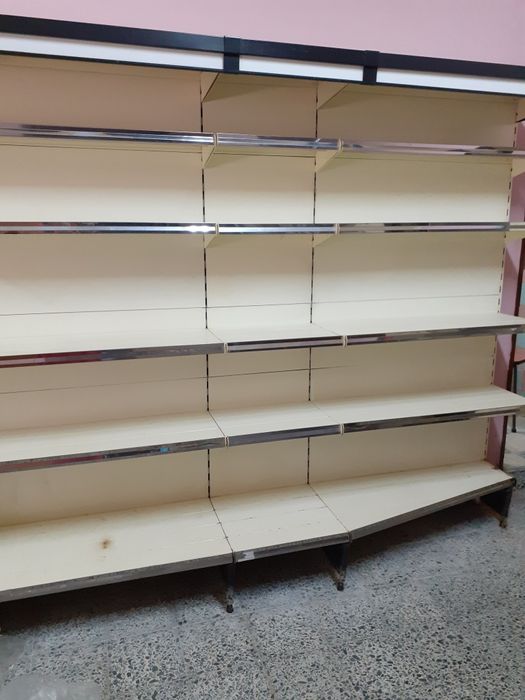 Lotes de parteleiras para comercio