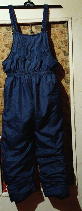 Продам комбинезон зимний.