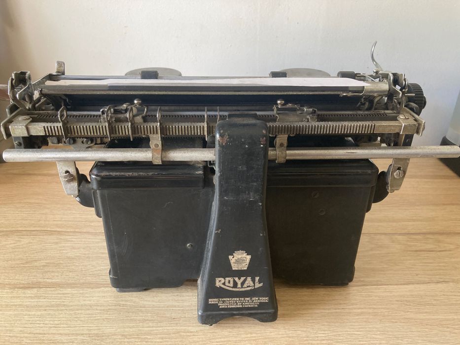 Máquina de escrever  **  Royal KHM