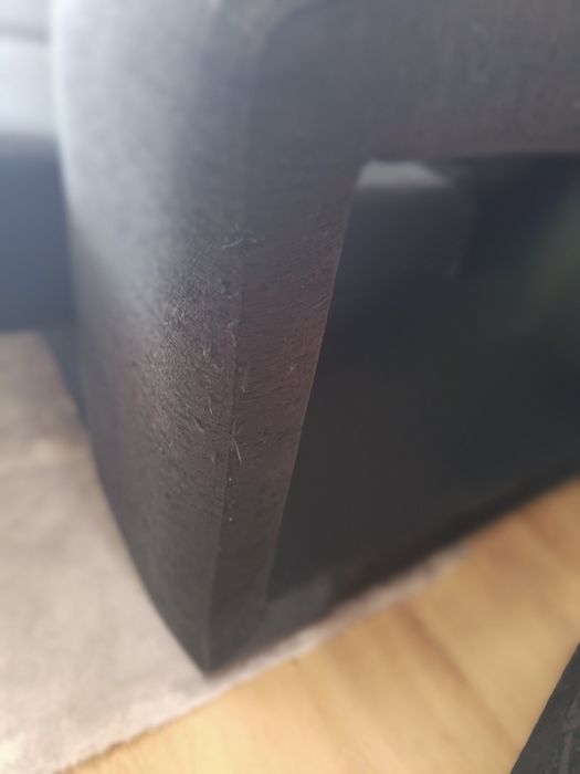 Sofá chaise longe preto com 3 puffs