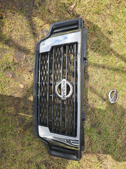 grill Nissan NV400 lift