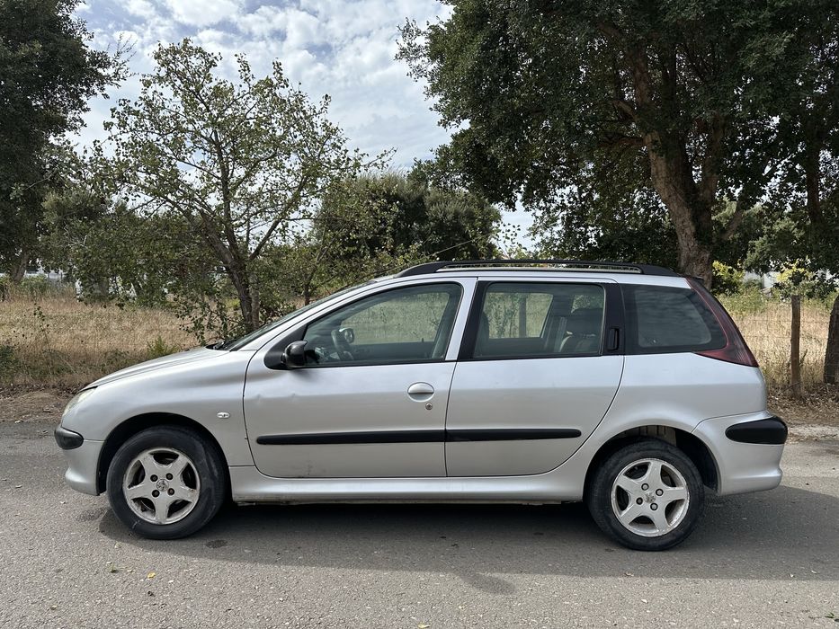 Peugeot 206 SW (Carrinha) – Económica e Familiar (228.813 km)
