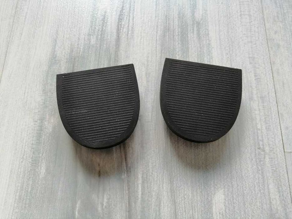 Fleki do butów nr 351. Wielkość 5x5 cm. 2 sztuki. Nowe.