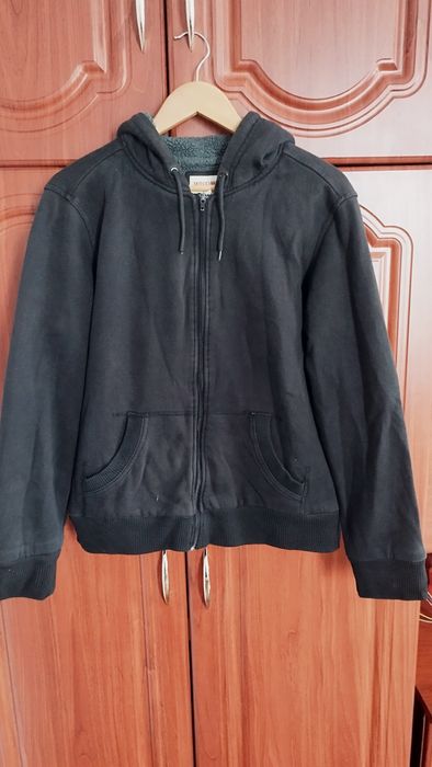 Тепла кофта з капюшоном