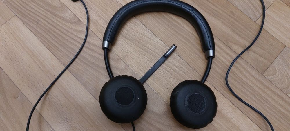Гарнітура Plantronics blackwire c720, стан нової
