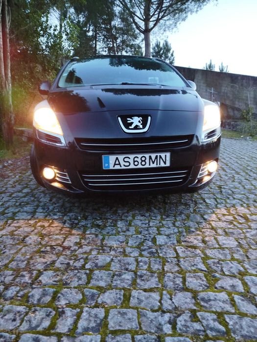Peugeot 5008 - 5 ou 7 lugares 20212