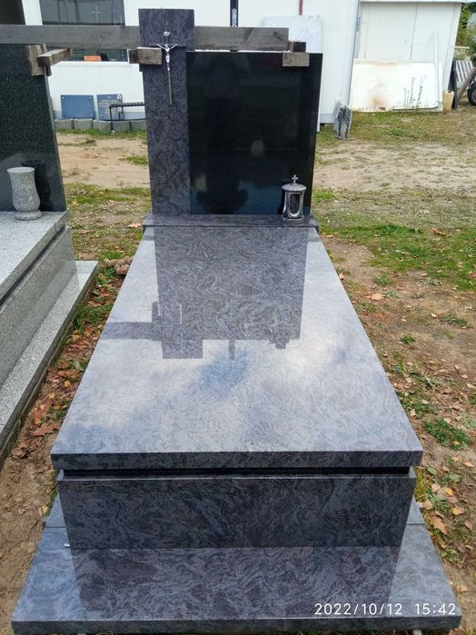 Nagrobki od 5500zł Liternictwo, kucie liter, Układanie Kostki Pomnik