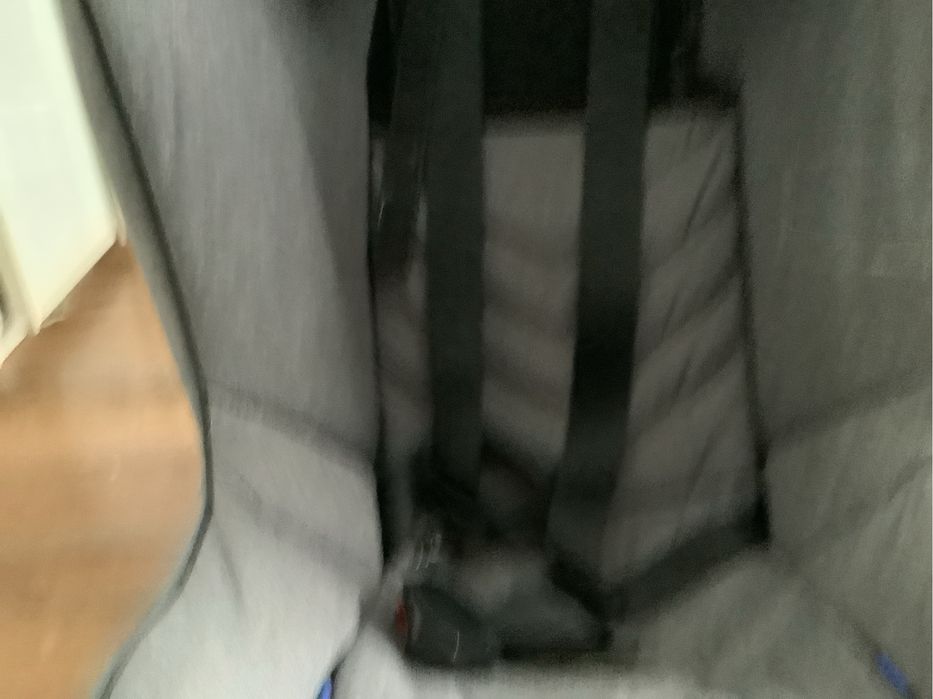 Fotelik Axkid Minikid do jazdy tyłem i przodem