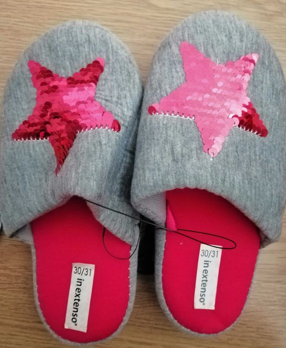 Pantufas de Quarto Cinzentas com Estrela de Lantejoulas – Tam. 30/31 (Novas )