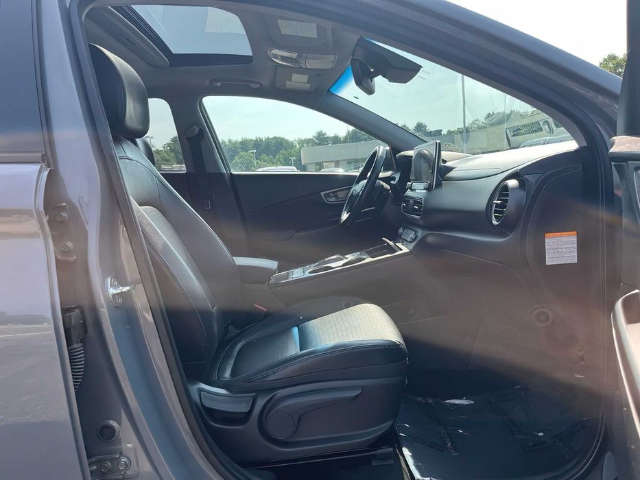 Hyundai Kona EV      2021