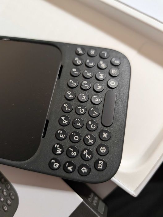 Clicks Creator Keyboard для apple iPhone 16 Pro Max чохол клавіатура