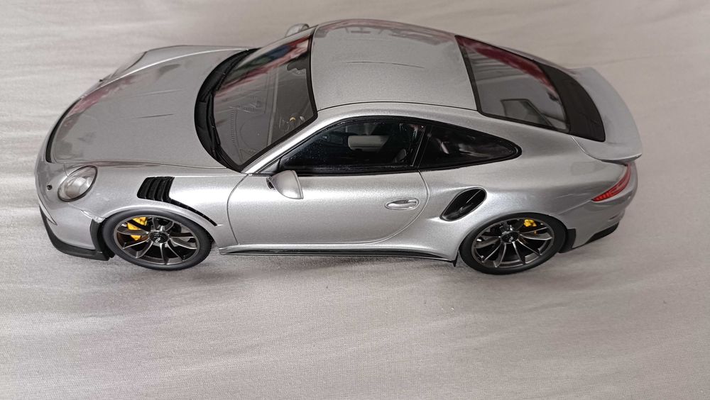 Porsche GT3 RS + Sem Caixa + 1/18 + Spark + Resina