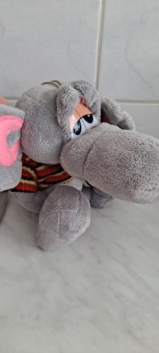 Maskotka szczur w sweterku