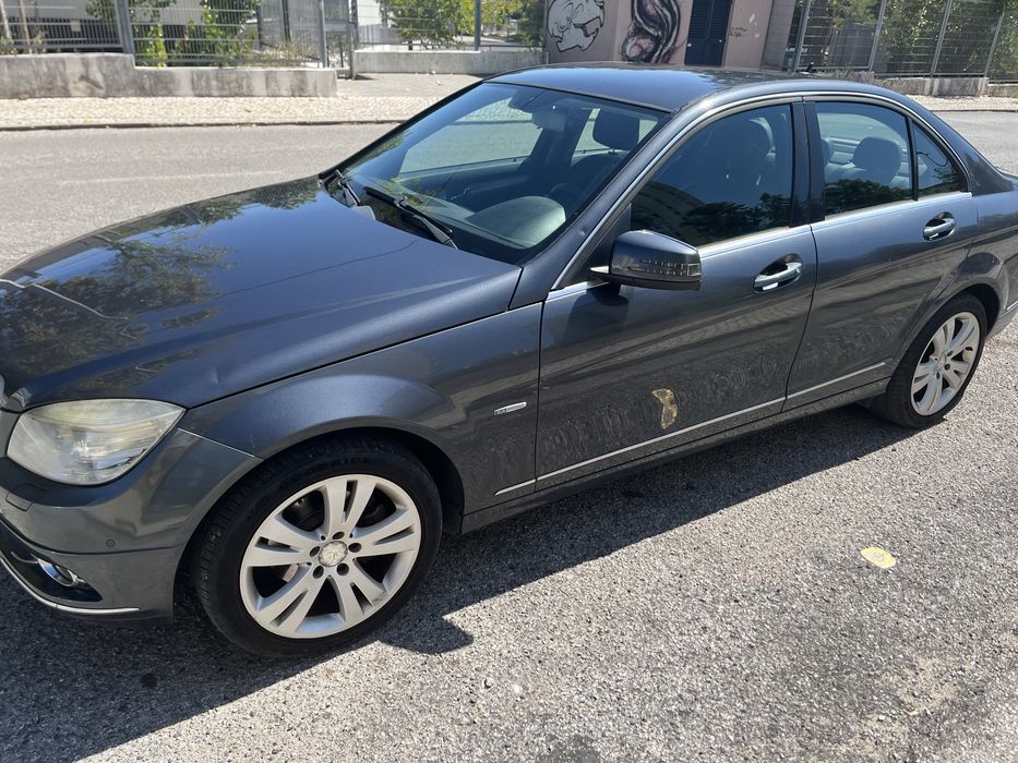 Mercedes C 200.