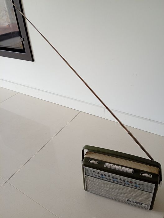 Rádio retro antigo