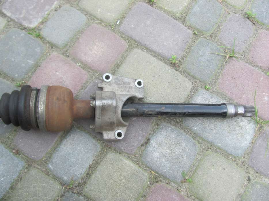 Полуось правая Opel Astra H Z19DTH Vectra C Zafira B 13124679 привід