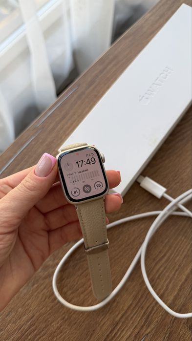 Apple Watch 9 41 мм starlight