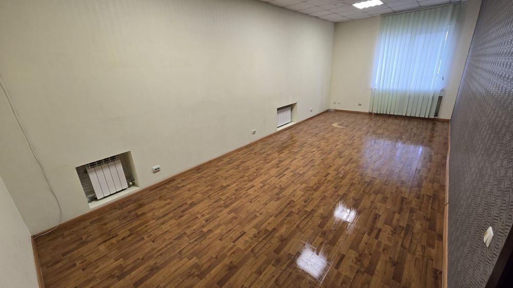 Оренда офісного приміщення 20,4м², кабінету 22кв.м. біля Каравану