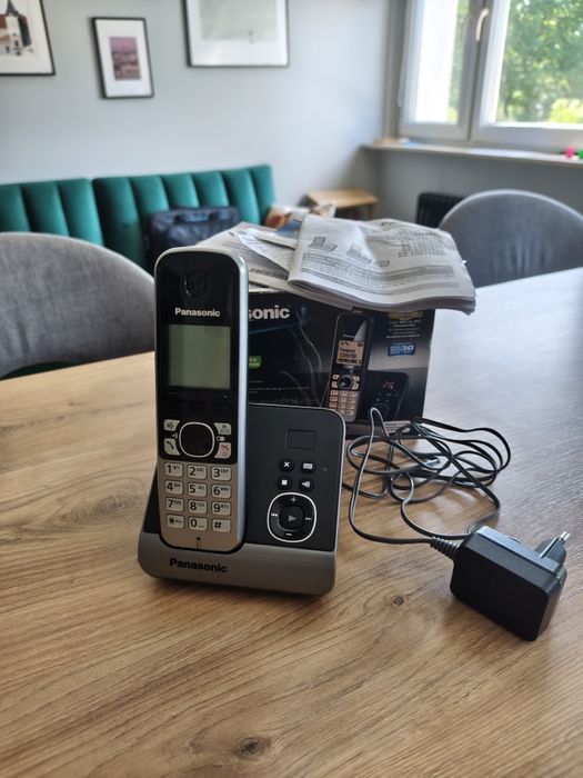 Telefon stacjonarny Panasonic KX-TG6721
