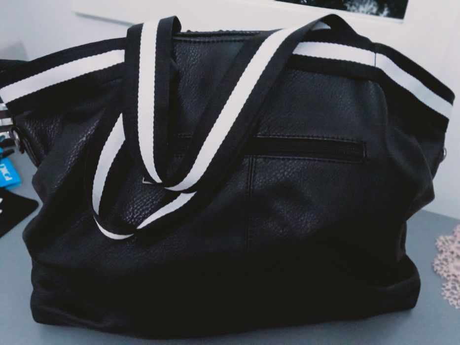 Carteira toda em payetes