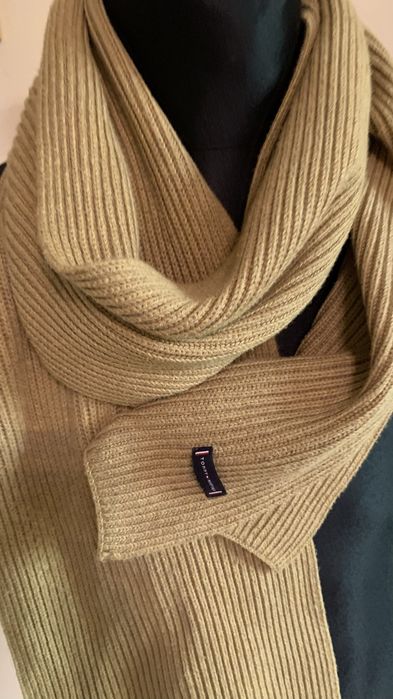 Tommy Hilfiger szal długi