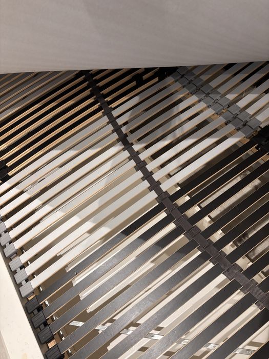 Sprzedam łóżko sypialniane z IKEA z serii MALM.