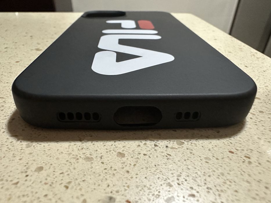 Capa iphone 13 FILA