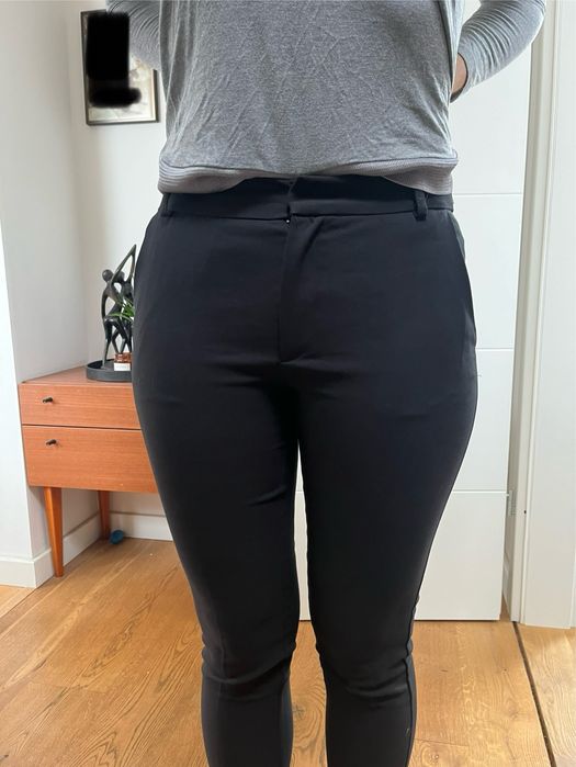 Stradivarius spodnie XXS / XS kant chinosy