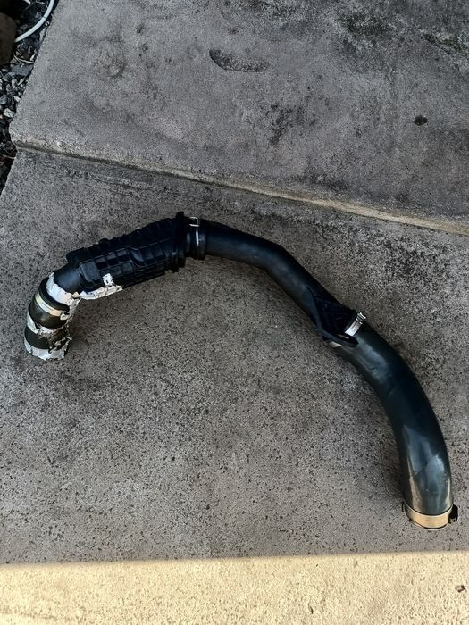 Патрубок інтеркуллера 144609034R 1,5 dci Dacia Renault Lodgy Sandero D