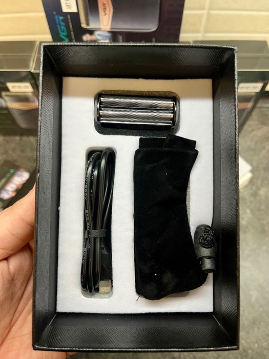 Дорожня електробритва – Дорожная электробритва. Шейвер для чоловіків