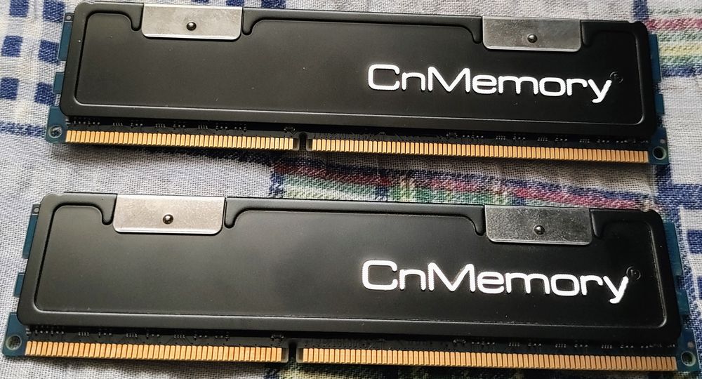 Pamięć RAM DDR3 4 GB 1066 MHZ