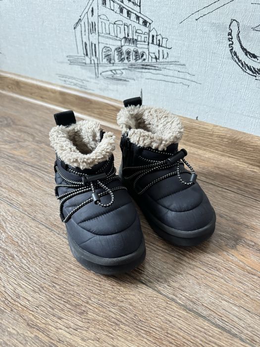 Дутики чобітки дитяче взуття zara 23