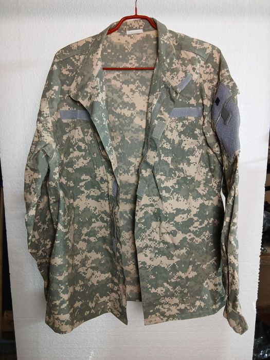 Conjunto camisa e calças camuflado ACU airsoft  XL - novo