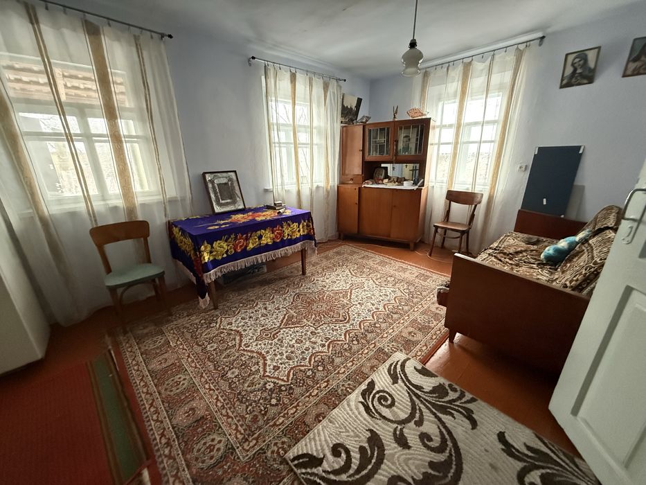 Продаж добротного цегляного будинку