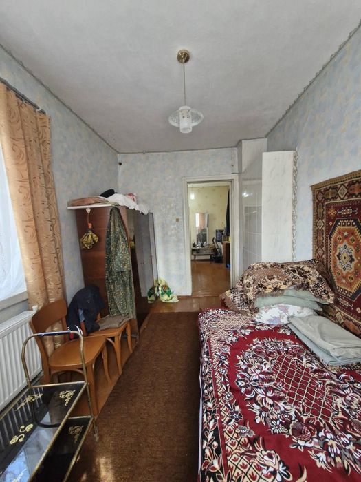 Продаж в с.Старому будиночок поруч центра села!