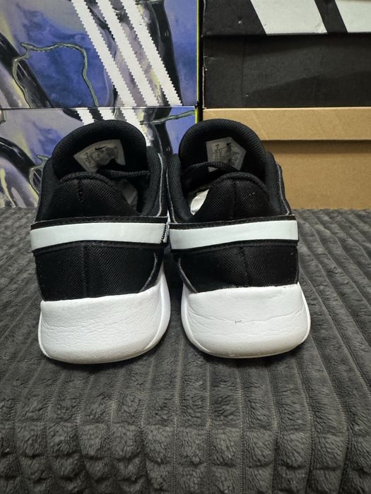 Кросівки жіночі для тренувань Nike Legend Essential 2 38(24см) ориг