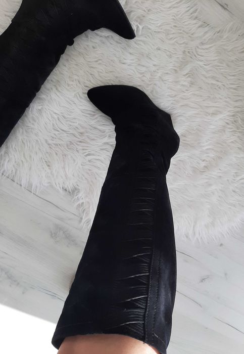 Piękne czarne kozaki naturalny skóra ozdobna cholewka koturn 39